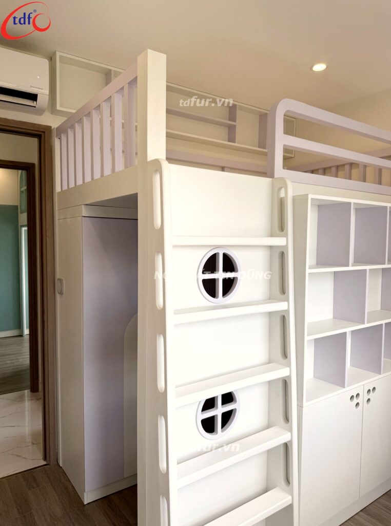 Beverly Solari – Phòng bé giường tầng xanh ngọc