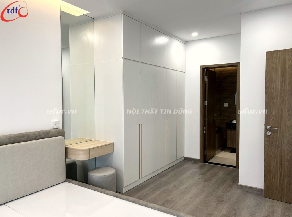 Diamond Alnata Plus – Gương tròn và gỗ sồi