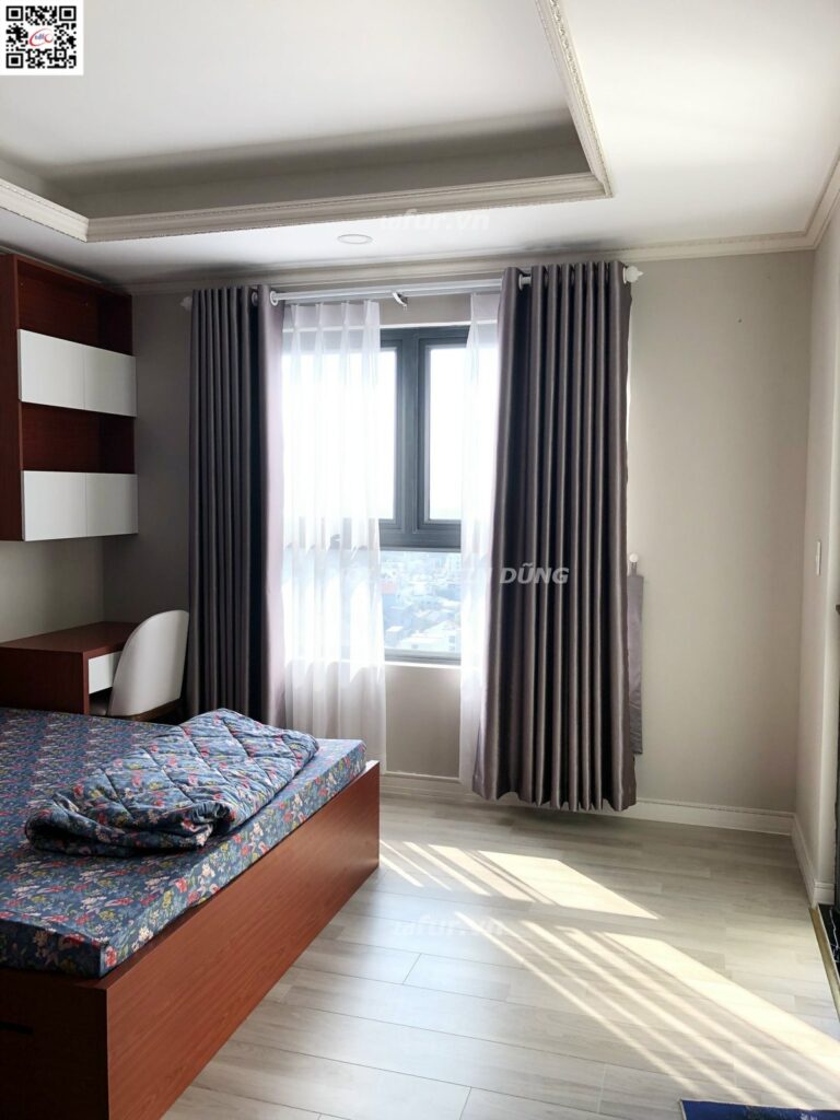 Homyland Riverside – Gỗ đỏ trầm và trần giật cấp