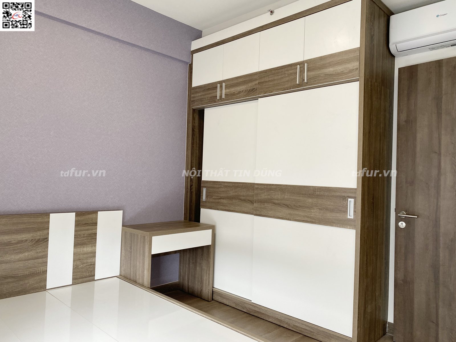 Q7 Boulevard – Gỗ óc chó và sofa xanh ngọc