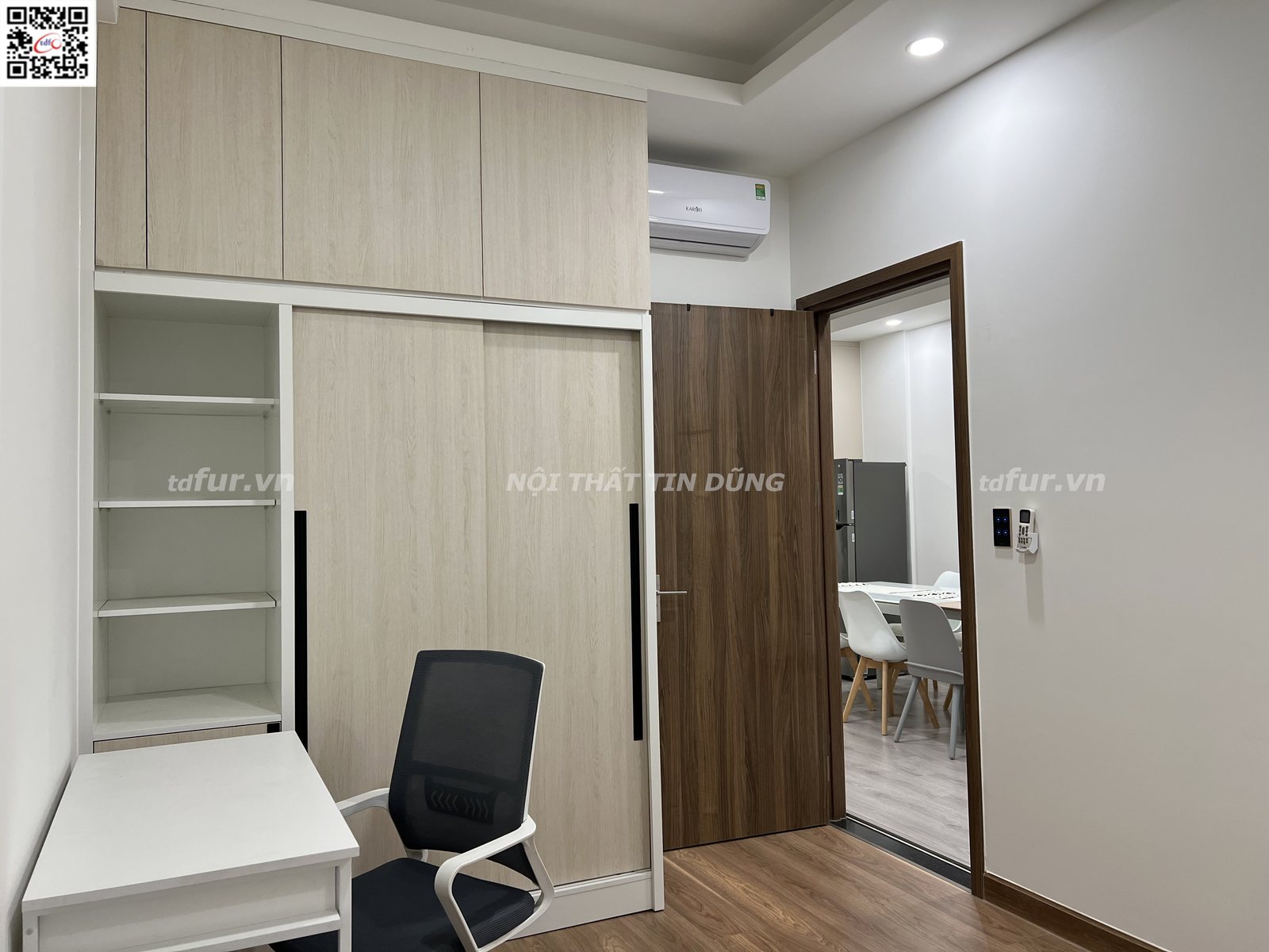 Q7 Saigon Riverside – Lam gỗ sồi và tranh đá điểm nhấn