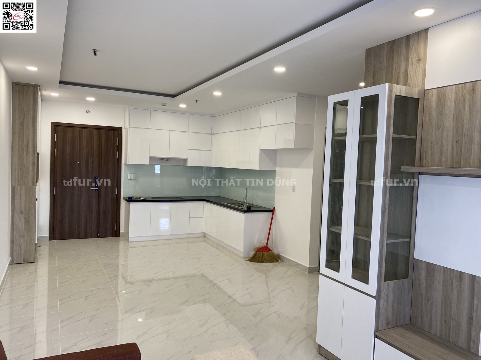 Richmond City – Trắng sáng tối giản