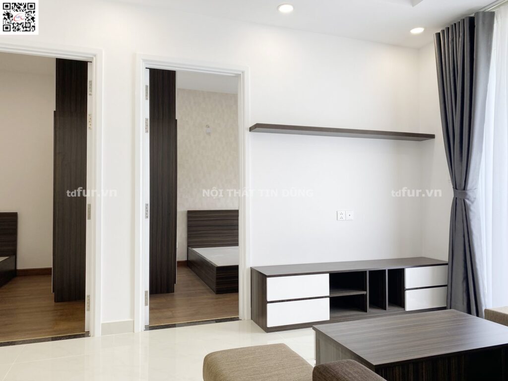 Saigon Mia – Gỗ trầm và sofa nâu