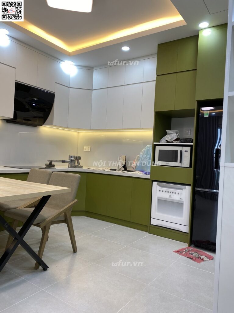 Sunrise Riverside – Xanh ô liu, gương tròn và cửa vòm