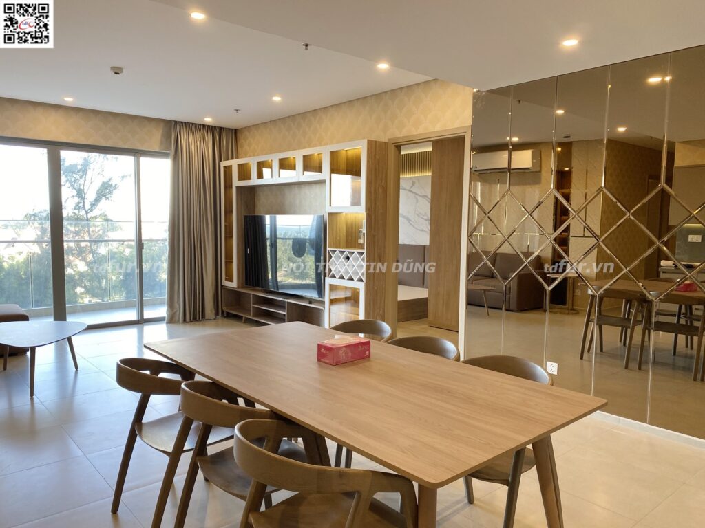 The Sóng Vũng Tàu – Gỗ ấm và gương thoi đồng
