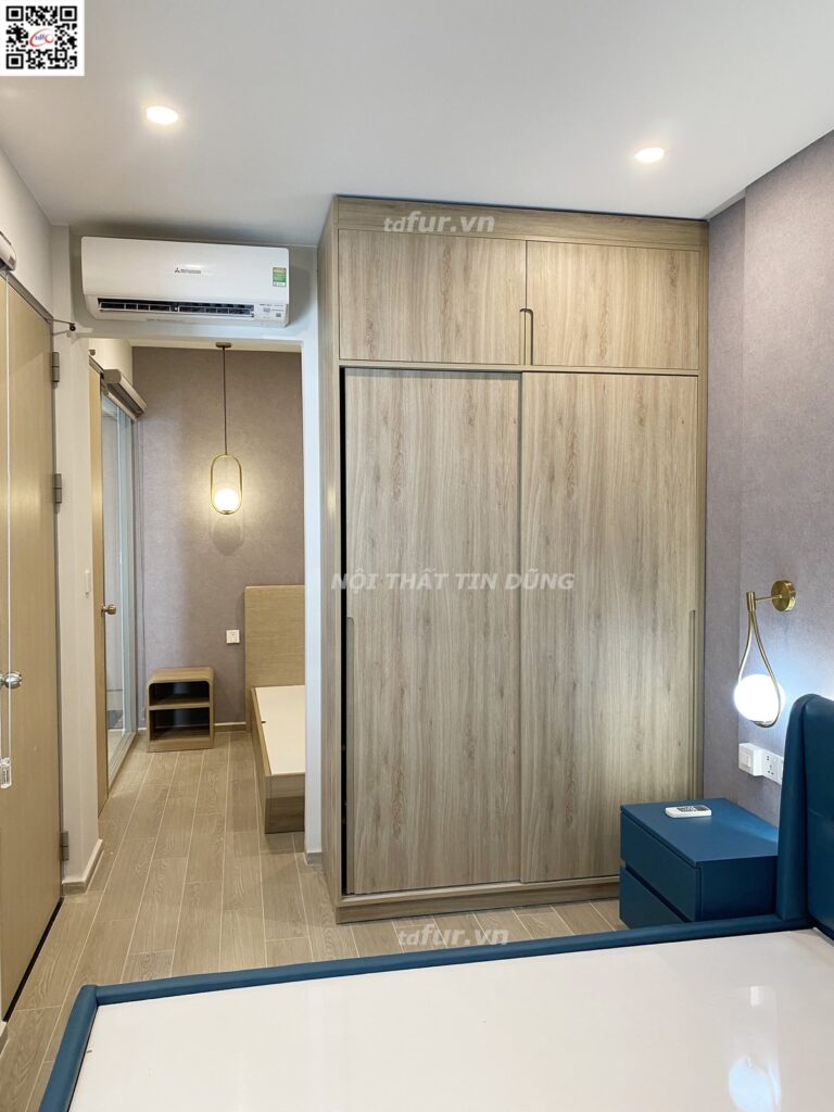 The Sóng Vũng Tàu – Đầu giường xanh cổ vịt và gương vòm