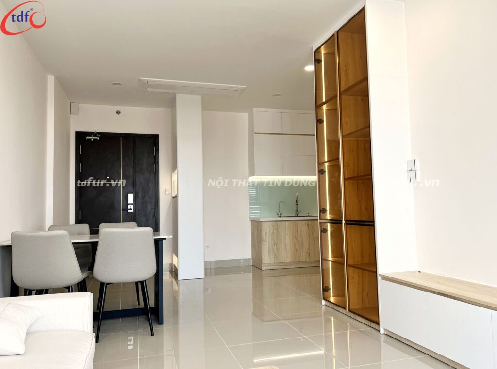 Vũng Tàu Centre Point – Trắng tinh và gỗ vân dọc
