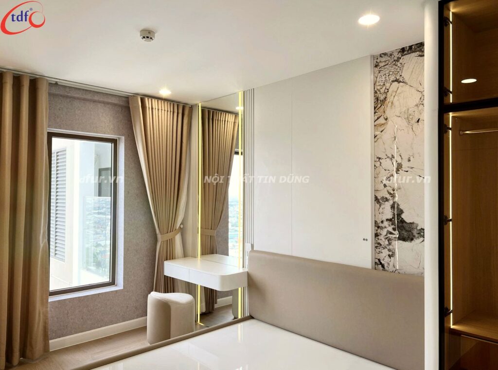 Vũng Tàu Centre Point – Đá vân mây và bếp gỗ óc chó