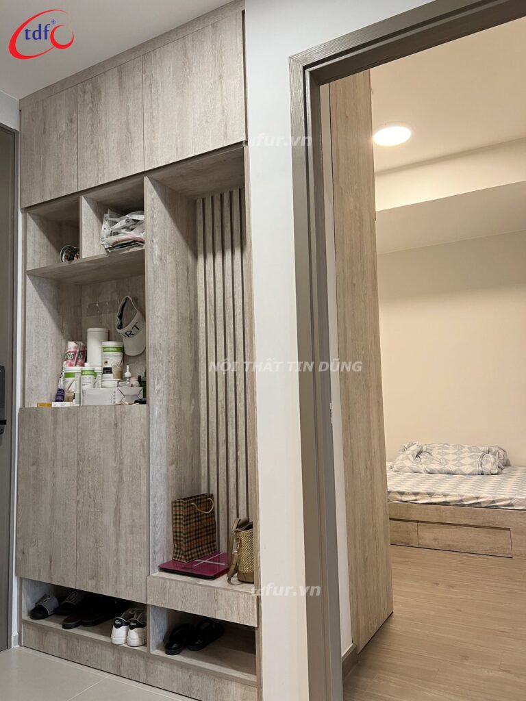 West Gate Park – Gỗ sồi xám mộc mạc
