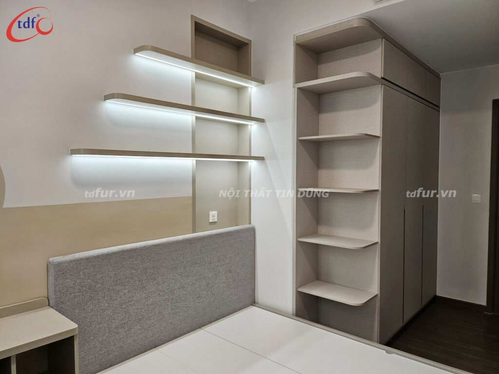 West Gate Park – Tường uốn cong và gương vòm