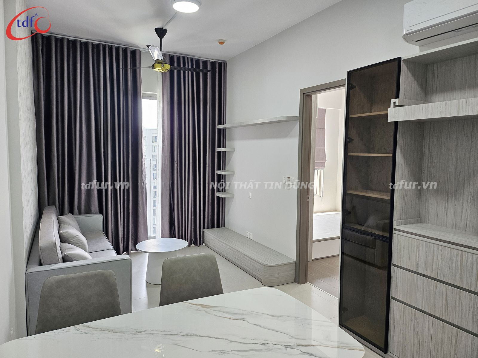West Gate Park – Tủ kính khói và giường bục ngăn kéo
