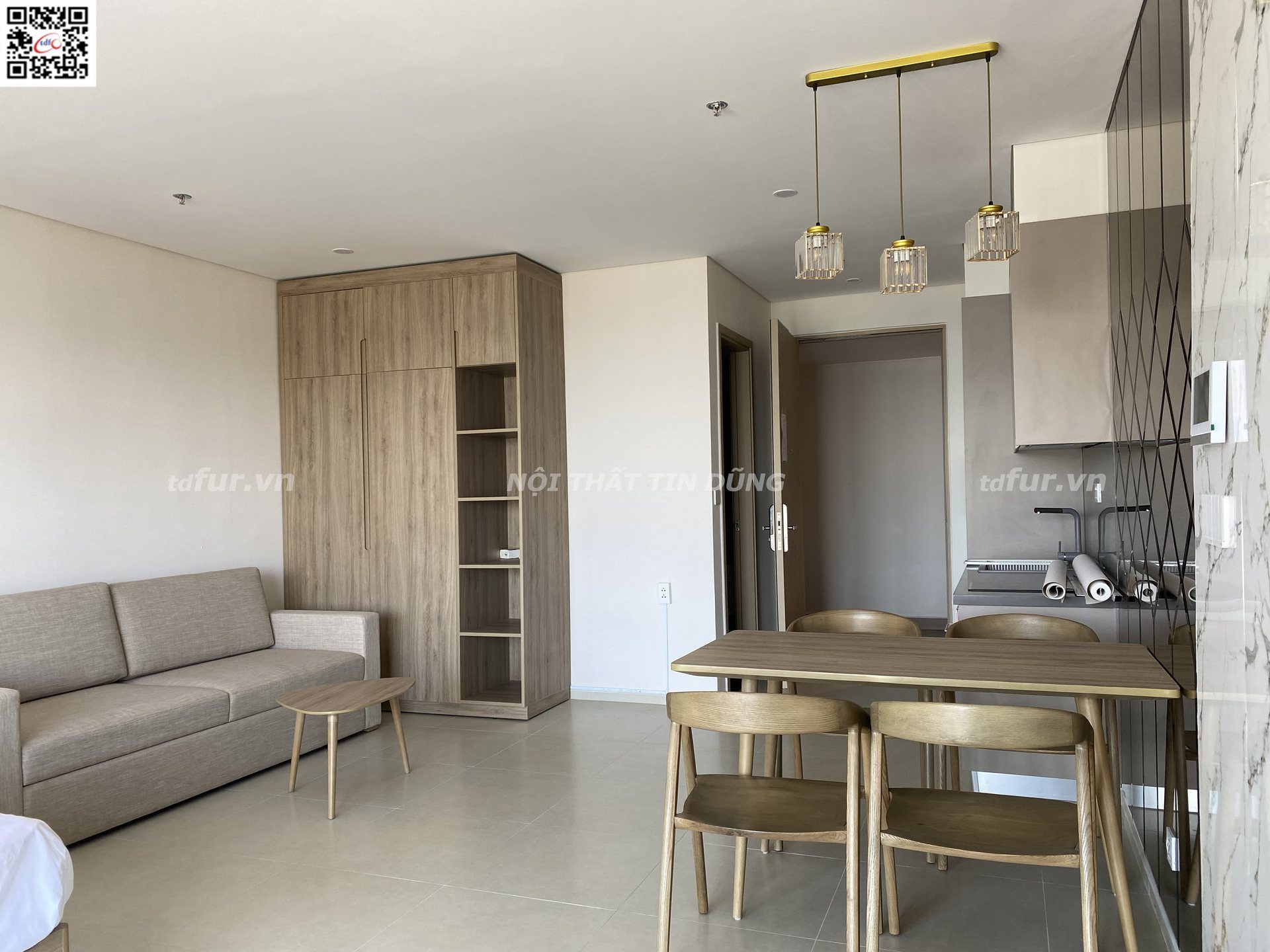 The Sóng Vũng Tàu – Vách vân đá chỉ vàng và gương thoi