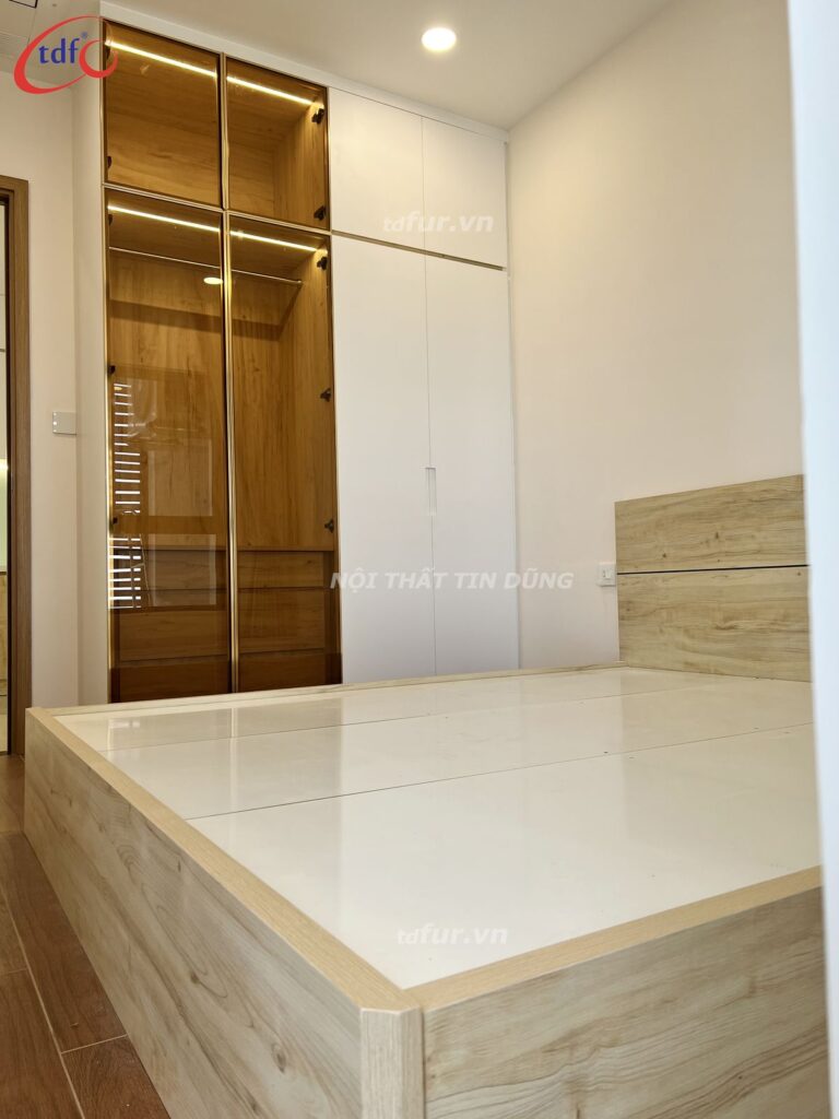 Vũng Tàu Centre Point – Trắng tinh và gỗ vân dọc