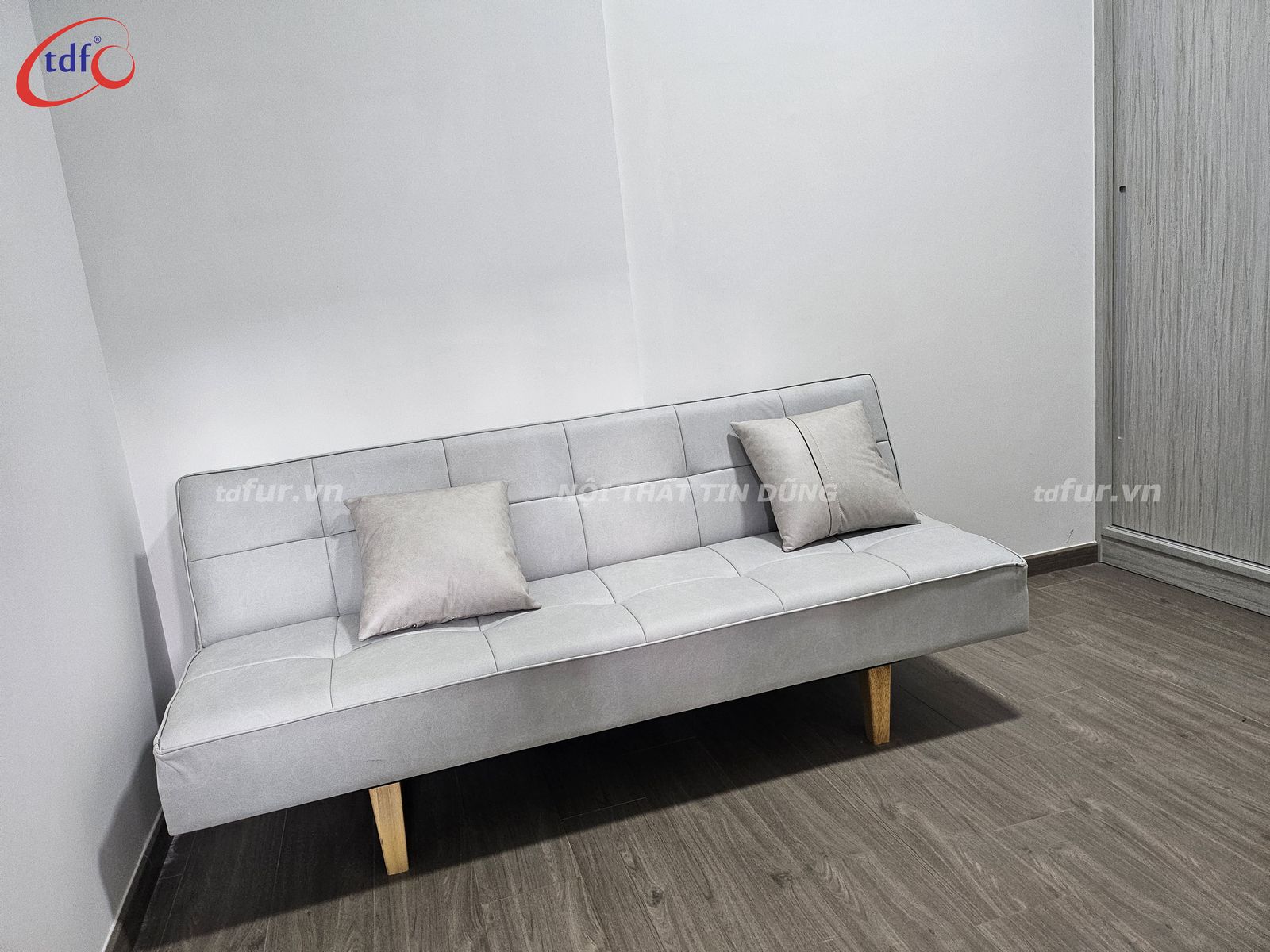 West Gate Park – Tủ kính khói và giường bục ngăn kéo